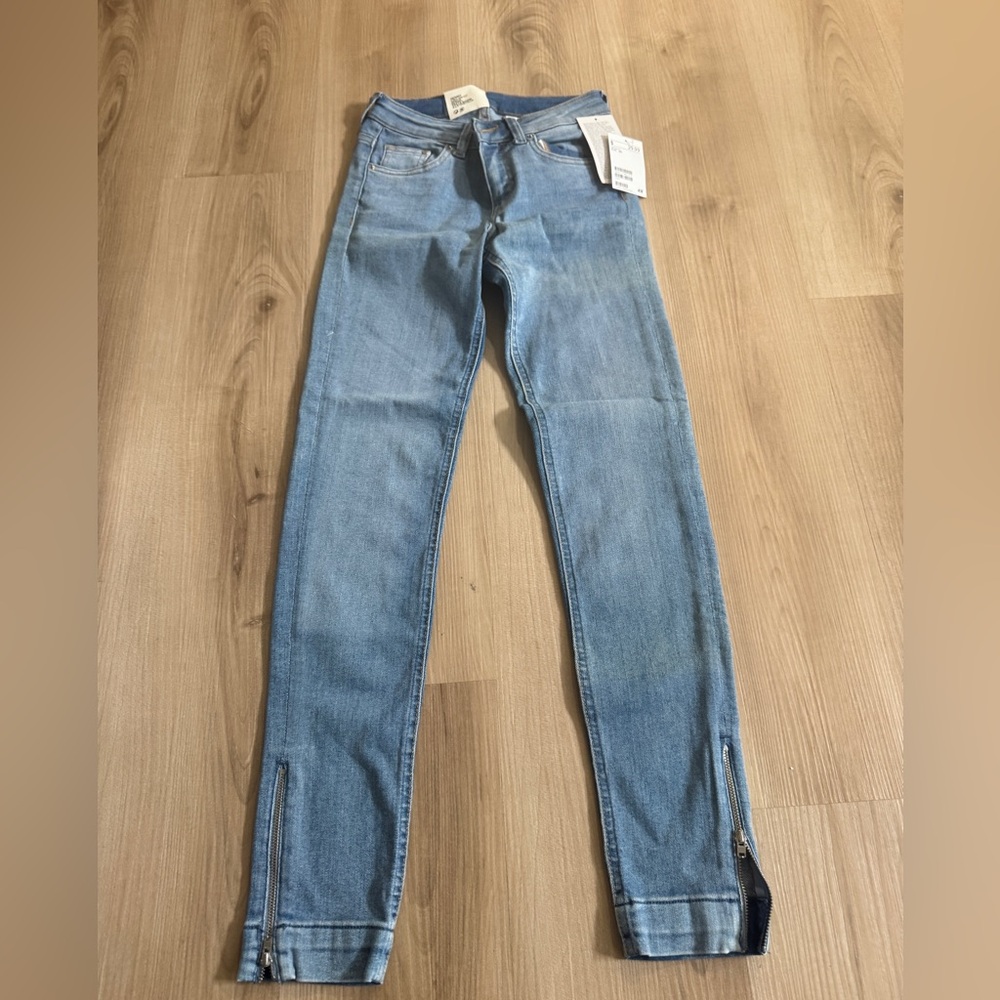H&m brand new pants jeans size  25